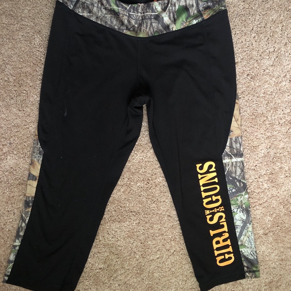 Girls with guns leggings y2k Camo women’s large
